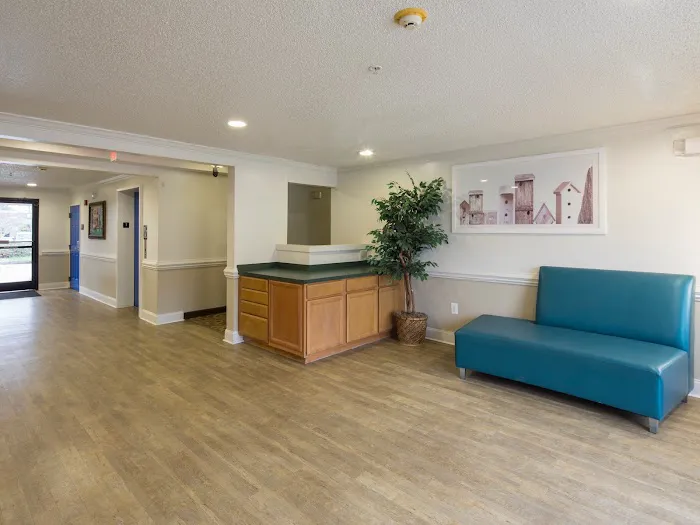 InTown Suites Extended Stay Greensboro NC - Airport 4
