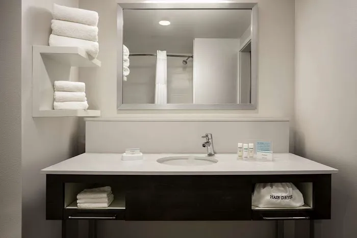 Hampton Inn Kernersville 4