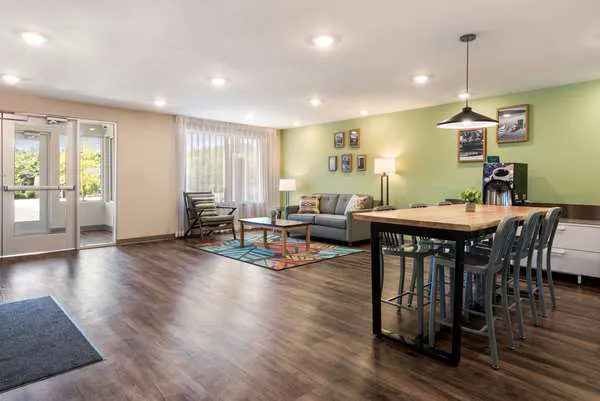 WoodSpring Suites Greensboro - High Point North 4