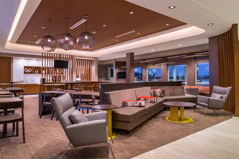 SpringHill Suites Greensboro Airport 4