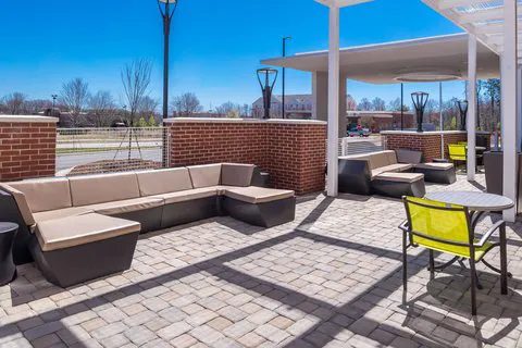 SpringHill Suites Greensboro Airport 4