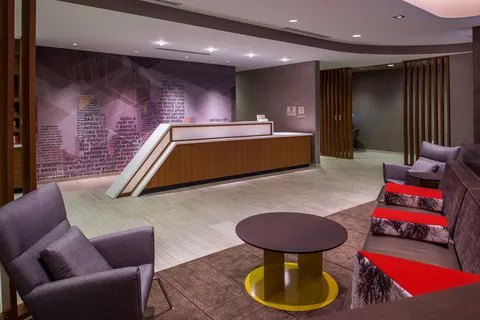 SpringHill Suites Greensboro Airport 4