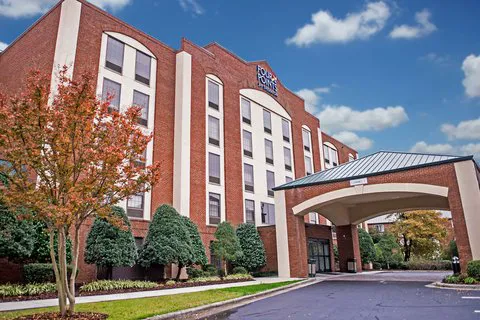 Four Points by Sheraton Greensboro Airport 4