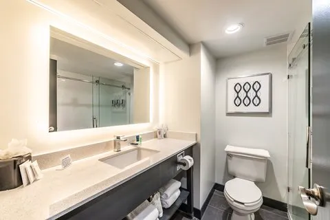 Four Points by Sheraton Greensboro Airport 4