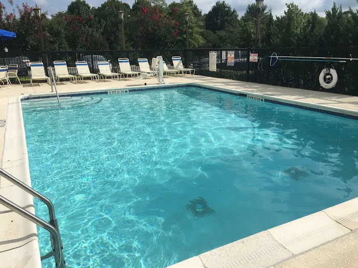 Holiday Inn Express & Suites Greensboro - Airport Area by IHG 4