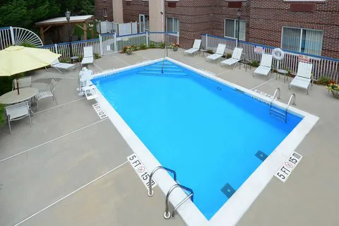 Fairfield Inn Greensboro Airport 4