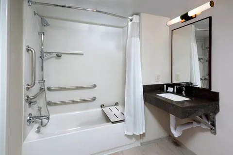 Fairfield Inn Greensboro Airport 4