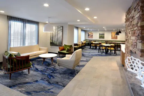Fairfield Inn Greensboro Airport 4