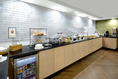 Fairfield Inn Greensboro Airport 4