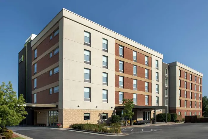 Home2 Suites by Hilton Greensboro Airport, NC 4