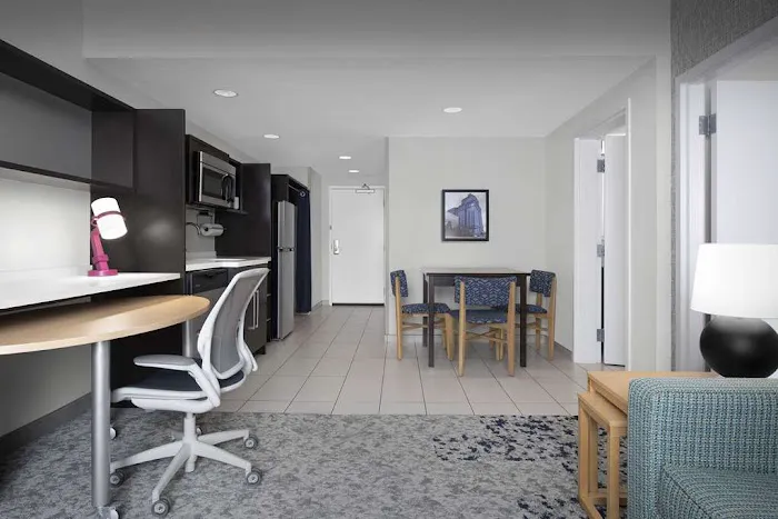 Home2 Suites by Hilton Greensboro Airport, NC 4