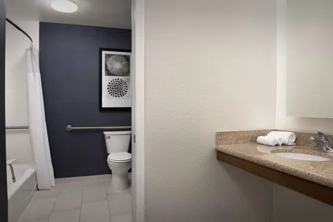 Residence Inn Greensboro Airport 4