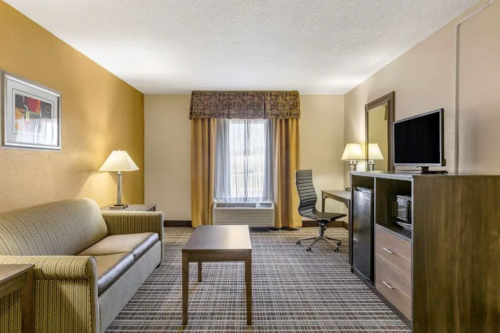 Quality Inn & Suites - Greensboro-High Point 4