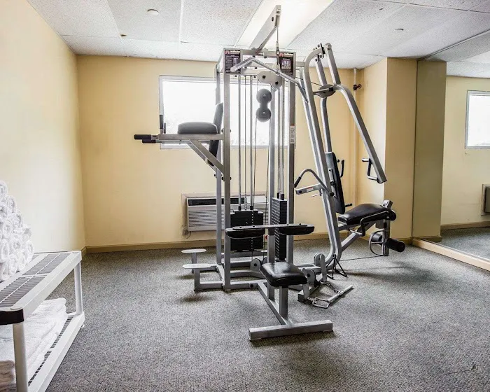 Quality Inn & Suites - Greensboro-High Point 4