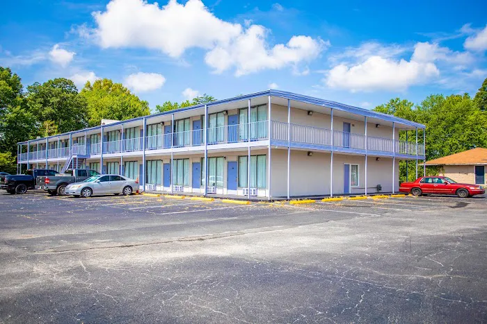 OYO Inn Kernersville 4