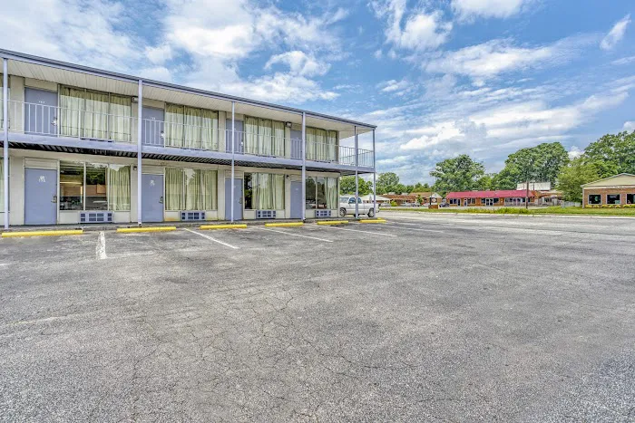 OYO Inn Kernersville 4