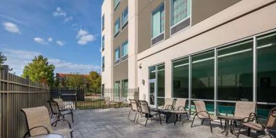 La Quinta Inn & Suites by Wyndham Greensboro Arpt High Point