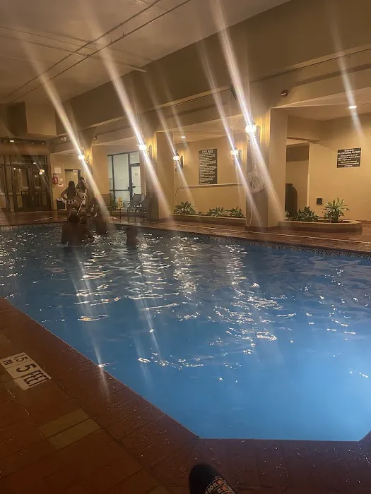 Embassy Suites by Hilton Greensboro Airport 4