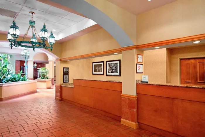 Embassy Suites by Hilton Greensboro Airport 4