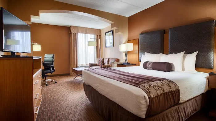 Wingate by Wyndham Greensboro/Coliseum 5