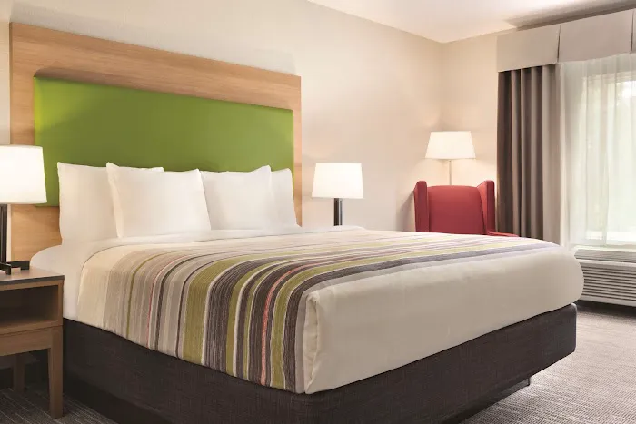 Country Inn & Suites by Radisson, Greensboro, NC 5