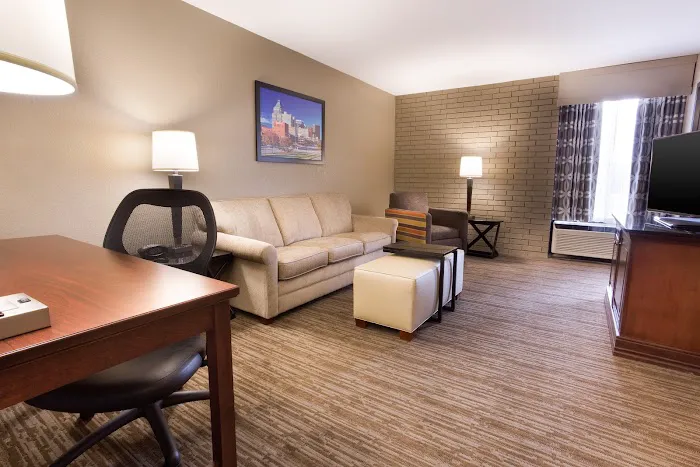 Drury Inn & Suites Greensboro 5