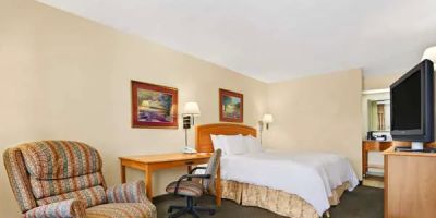 Howard Johnson by Wyndham Greensboro Near the Coliseum