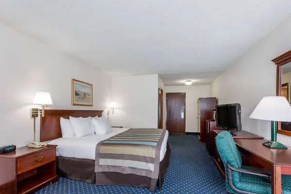 Baymont by Wyndham Greensboro/Coliseum 5