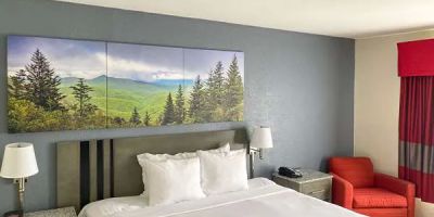 Clarion Pointe - Greensboro Coliseum Area
