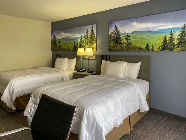Clarion Pointe - Greensboro Coliseum Area 5
