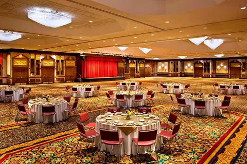 Sheraton Greensboro at Four Seasons 4