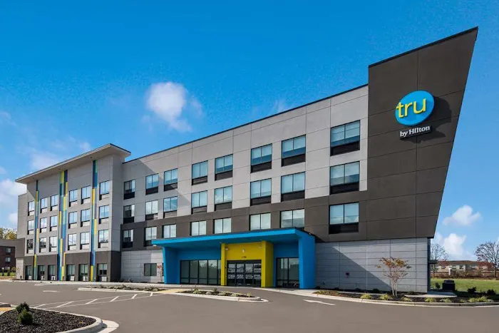 Tru by Hilton Greensboro 4