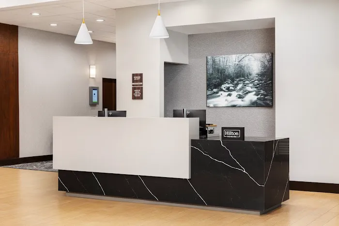 DoubleTree by Hilton Greensboro Airport 4