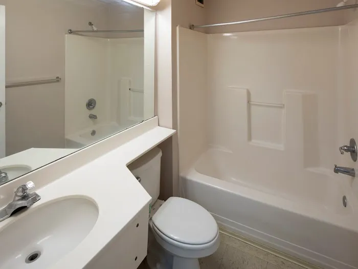 InTown Suites Extended Stay Greensboro NC - Lanada Rd 4