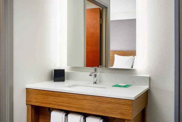 Hyatt Place Greensboro 4