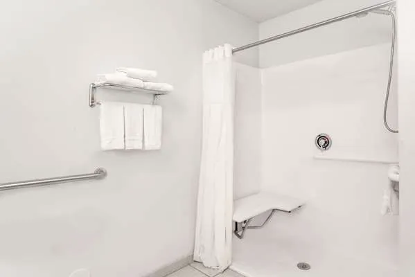 Days Inn by Wyndham Greensboro NC 4