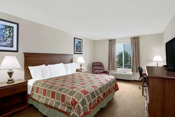 Days Inn by Wyndham Greensboro NC 4