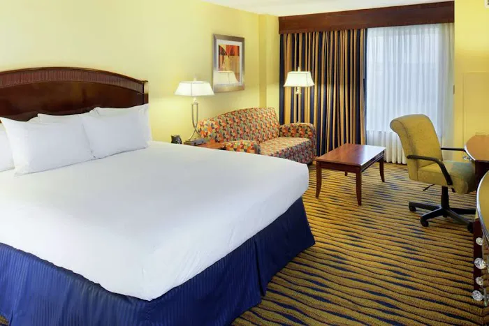 DoubleTree by Hilton Hotel Greensboro 4