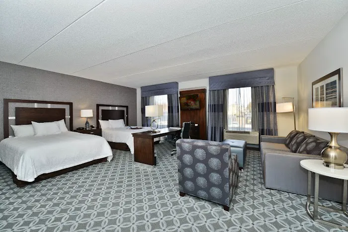 Hampton Inn & Suites Greensboro/Coliseum Area 4