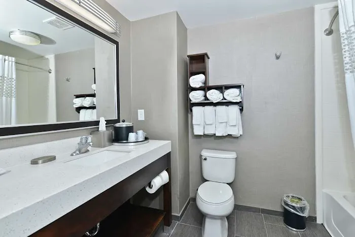 Hampton Inn & Suites Greensboro/Coliseum Area 4