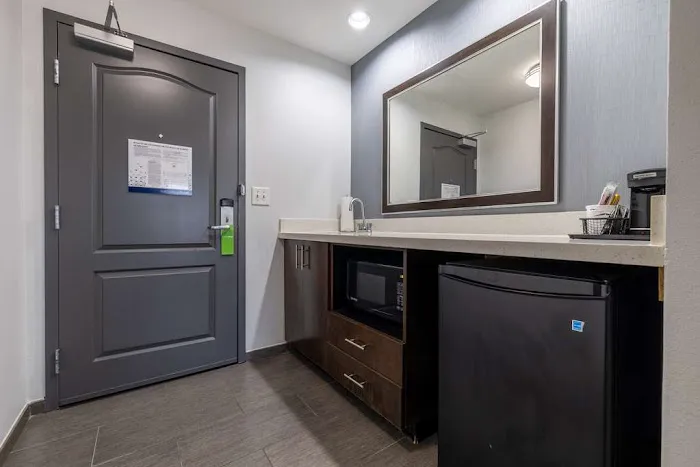 Hampton Inn & Suites Greensboro/Coliseum Area 4