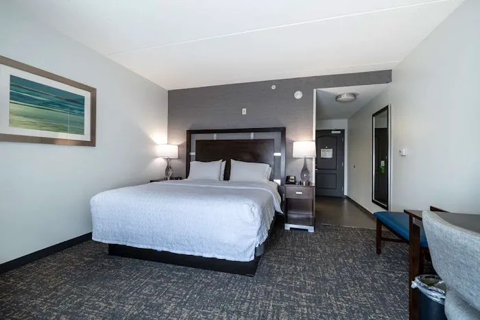 Hampton Inn & Suites Greensboro/Coliseum Area 4