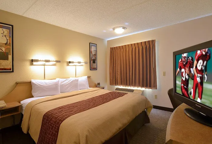 Red Roof Inn Greensboro Coliseum 4