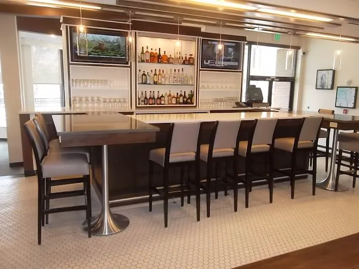 Holiday Inn Greensboro Coliseum by IHG 4