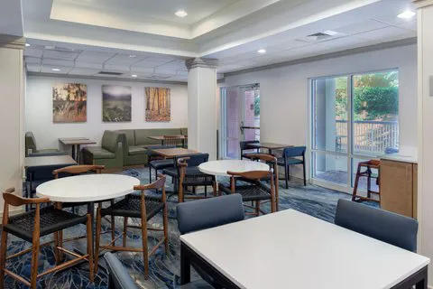 Fairfield Inn & Suites Greensboro Wendover 4