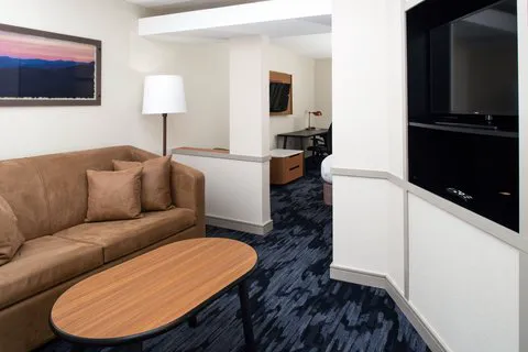 Fairfield Inn & Suites Greensboro Wendover 4