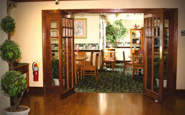 Country Inn & Suites by Radisson, Hiram, GA 4