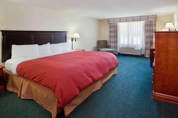 Country Inn & Suites by Radisson, Hiram, GA 4