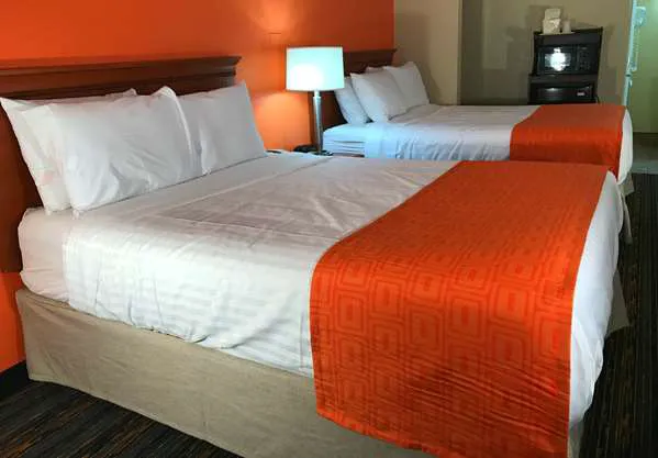 Howard Johnson by Wyndham Pigeon Forge 4