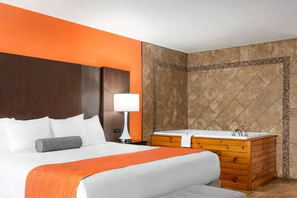 Howard Johnson by Wyndham Pigeon Forge 4